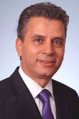 Il dottor Nader Butto, specialista in cardiologia invasiva a Gerusalemme. 