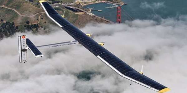 Un aereo che vola ad energia solare 5