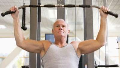 oldman.at.the.gym
