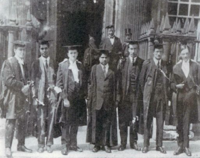 L'uomo che vide l'infinito 11 Ramanujan al college
