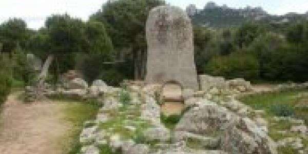 Viaggio nella Sardegna magica 1 Tomba Li Mizzani.600x300 1