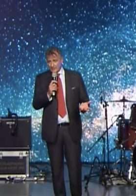 Marco presenta