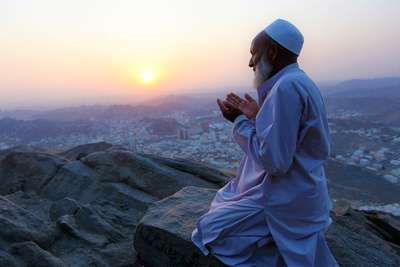 La mia ricerca dell'Assoluto 6 preghiera islam. Foto di Konevi