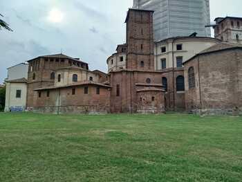 Riscoprire la Milano esoterica 9 P.zza della Vetra con S.Lorenzo